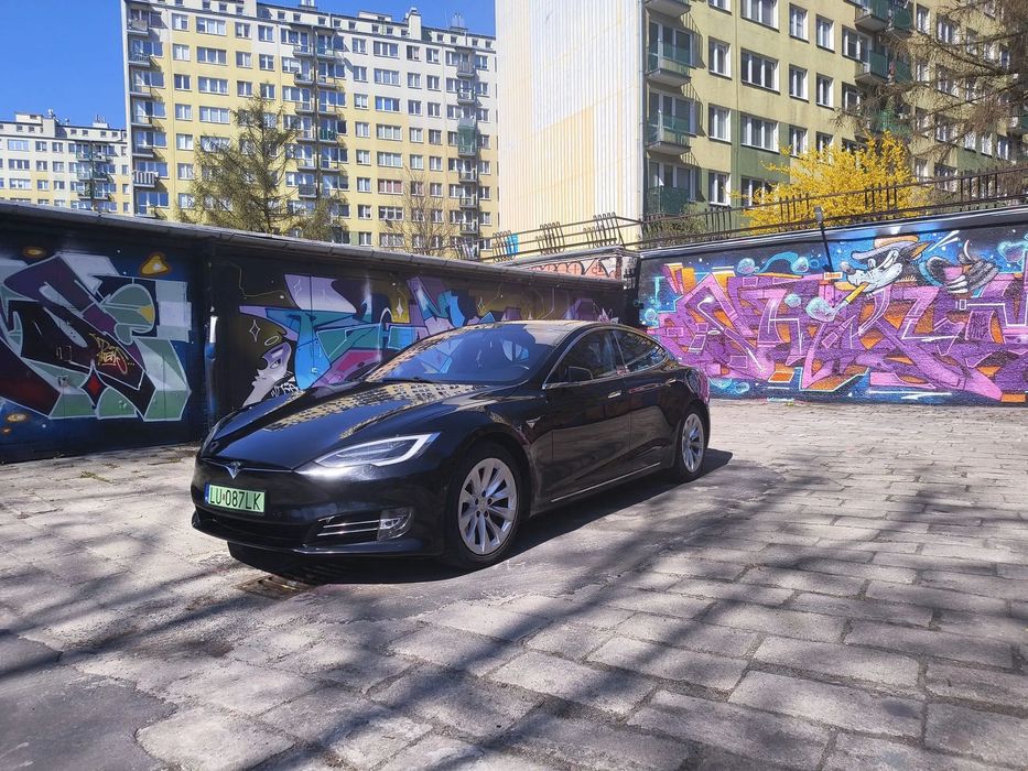 Tesla Model S Tesla Model D 75D