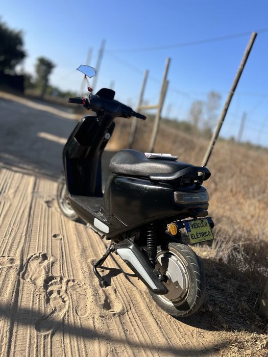 Mota eletrica com papeis