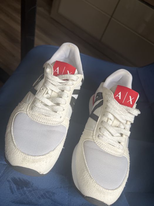 Sneakersy Armani Exchange XUX017 XCC68 K488 białe rozm 40