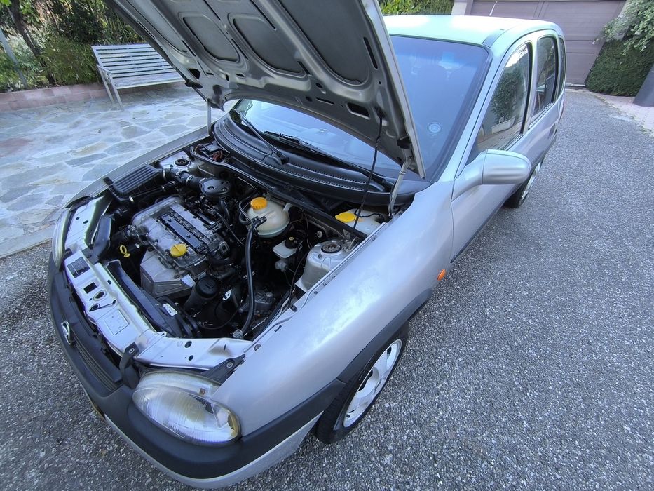 Opel Corsa 1.2 16v 2000 Gasolina
Gasolina