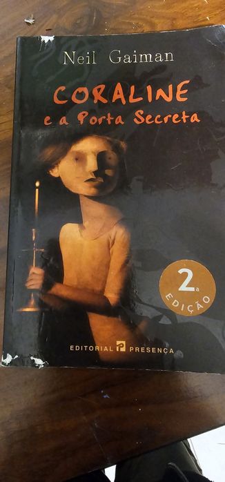 Caroline e a porta secreta