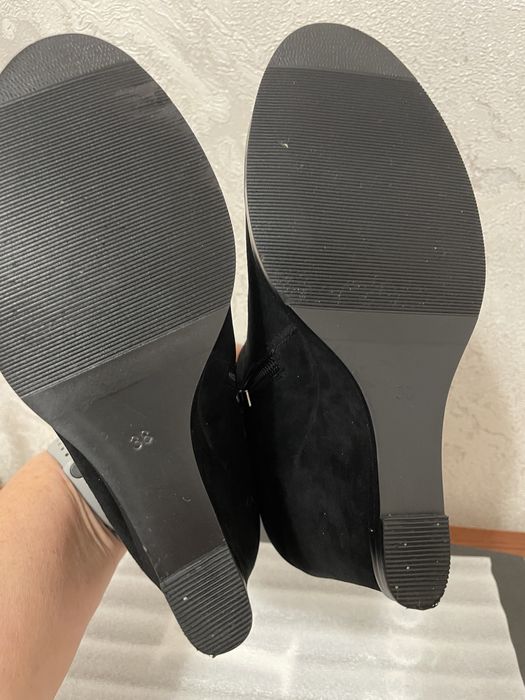 Туфлі замшеві Prego на танкетці р.38