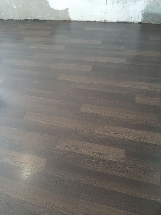 Ламинат 80гр. Обои 120, плинтус