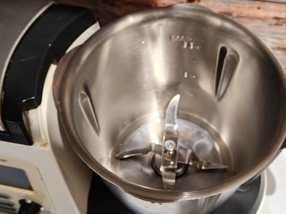 robot kuchenny SilverCrest z misą ze stali nierdzewnej. Używany sporad