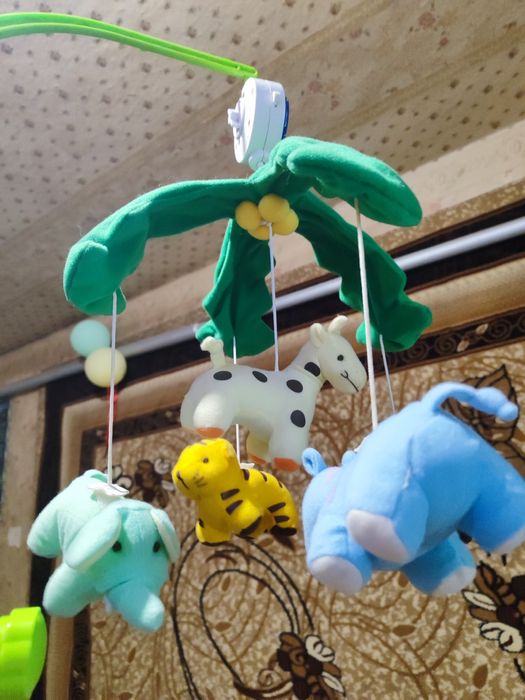 Мобиль на детскую кроватку