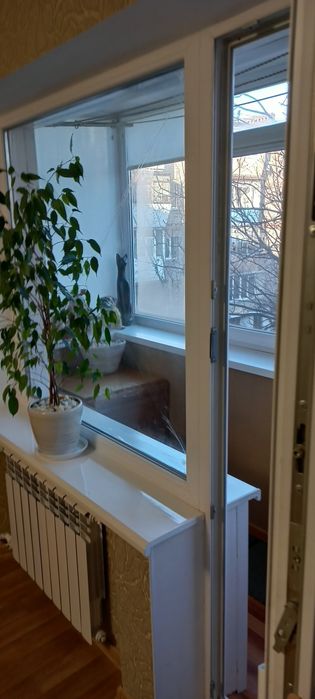 Продам 3-х кімнатну квартиру на Перемоги, 107