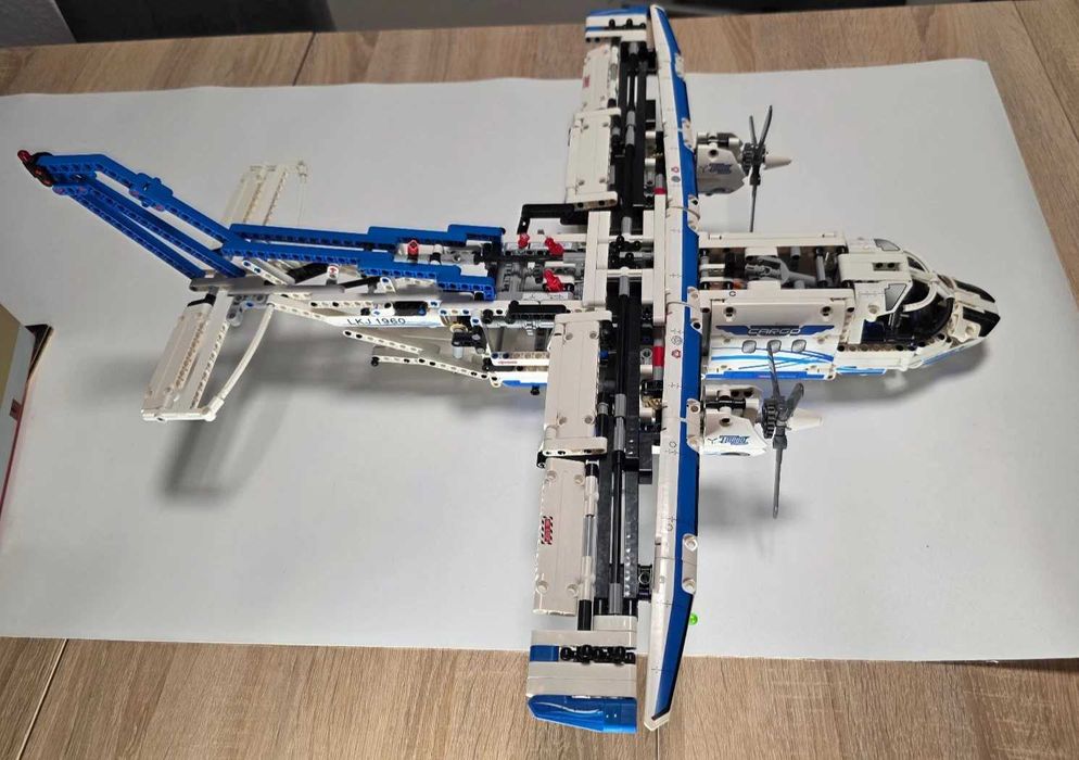 конструктор LEGO TECHNIC 42025