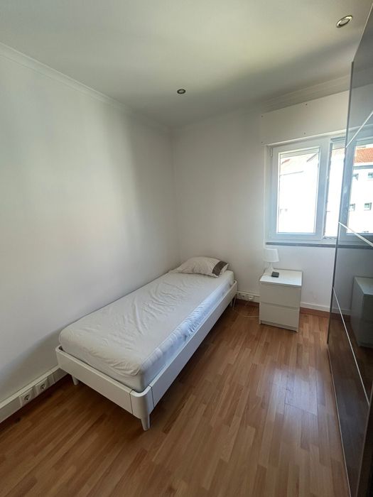Arrendamento de quarto de Solteiro - ALFRAGIDE
