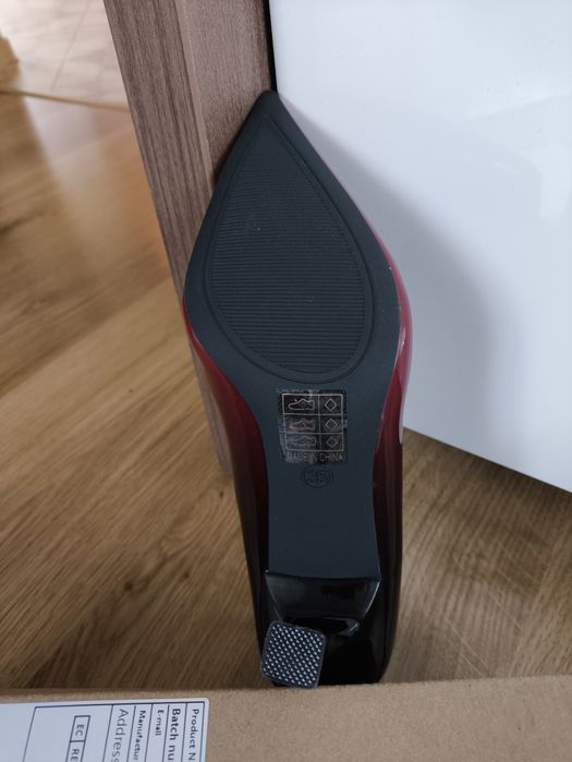 NOWE czarno czerwone szpilki 35-36