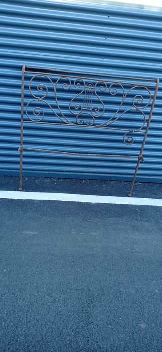 Cabeceira de cama antiga