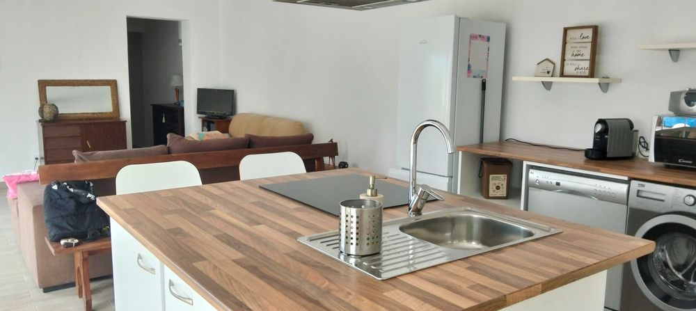 Moradia familiar com 3 fogos de habitação de utilização independente