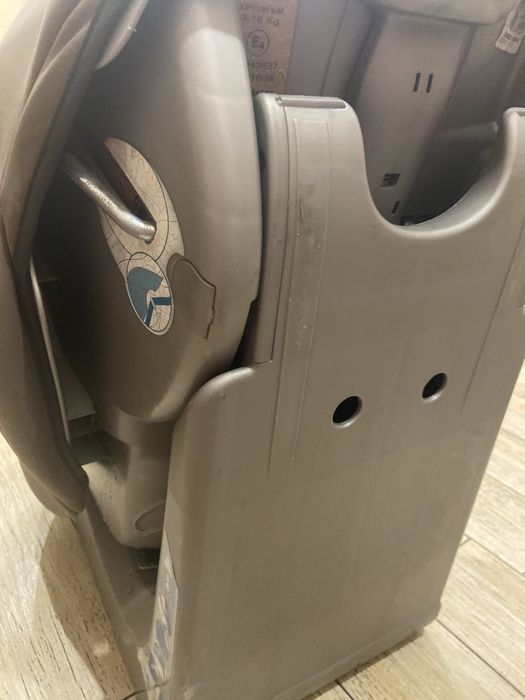 Автокрісло Chicco 9-18 кг