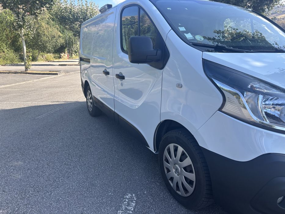 Renault trafic 125 cavalos (iva dedutivel )