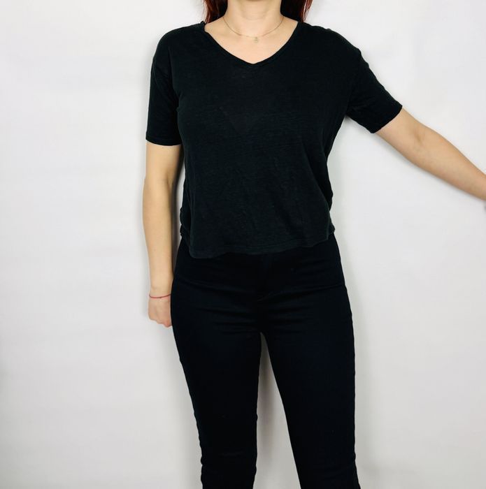 Czarny t‑shirt z dekoltem V XS 34