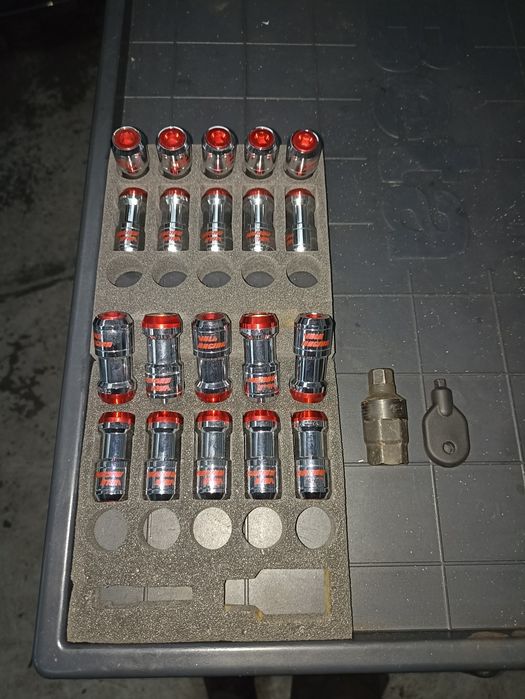 Formula nut set VOLK RACING (NOVOS!!)