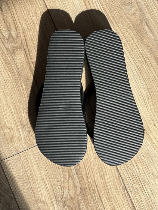 Czarne japonki klapki na platformie r. 39 / 24,5 cm