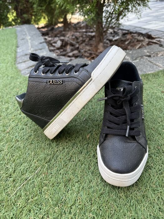 Кросівки guess 35 р.на платформі