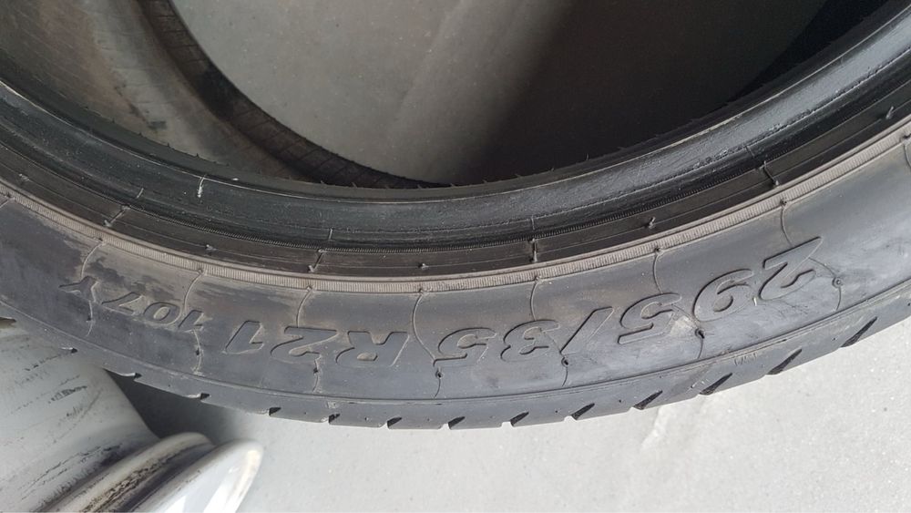 Літні шини 4 шт. 295/35 R21 Pirelli PZero