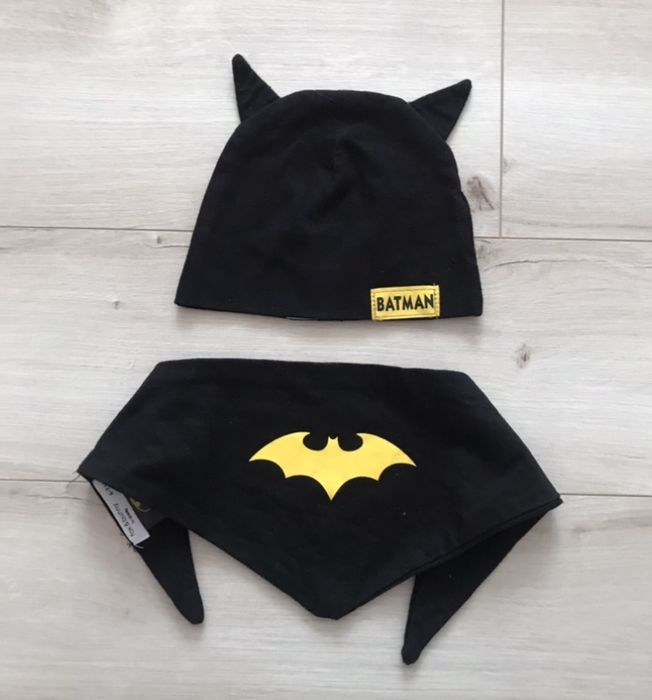 Набір Sinsay  шапка і хустинка хомут на шию бетмена на 1-4 міс