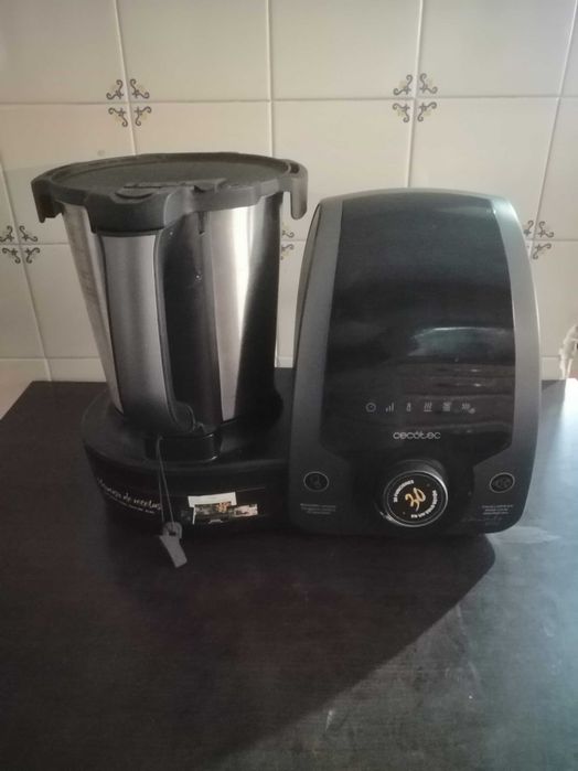 Cecotec manbo 8090 multifunções tipo a bimby tem o livro de receitas
