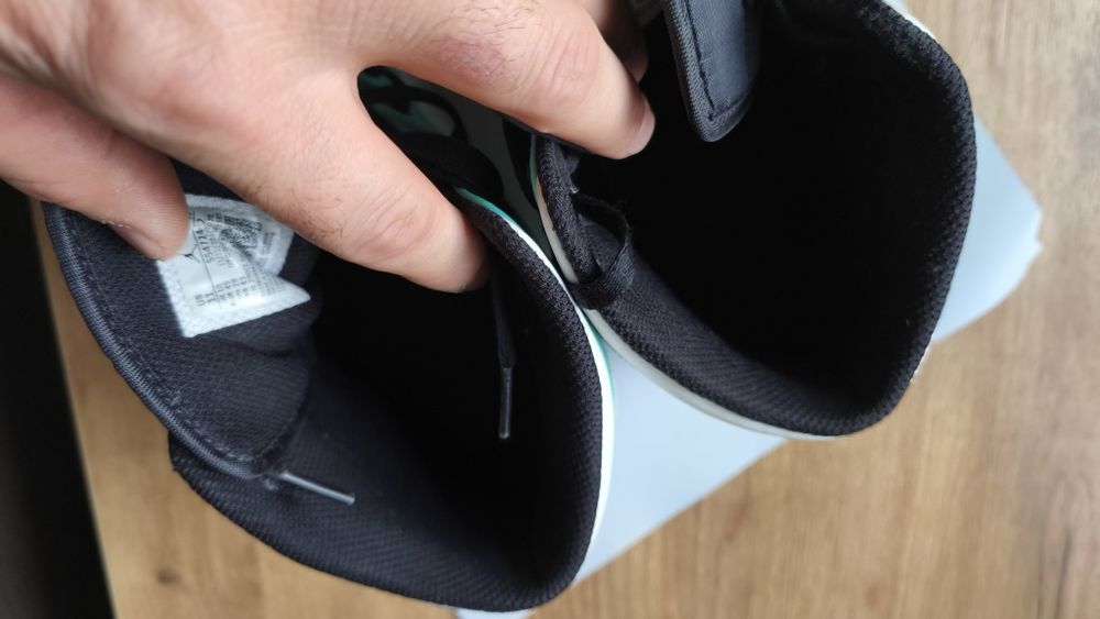 Чоловічі кросівки