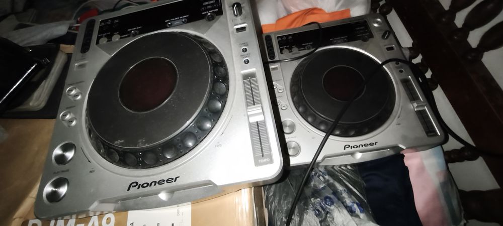 1 leitor Pioneer CDJ 800mk2, pode escolher 1 de entre 4!!