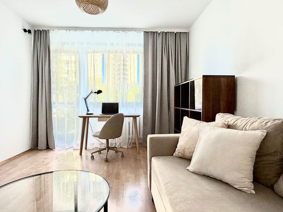 Duży pokój (16 m²) z prywatnym balkonem 7 m² i widokiem na Zatokę | blisko PG i GUMed