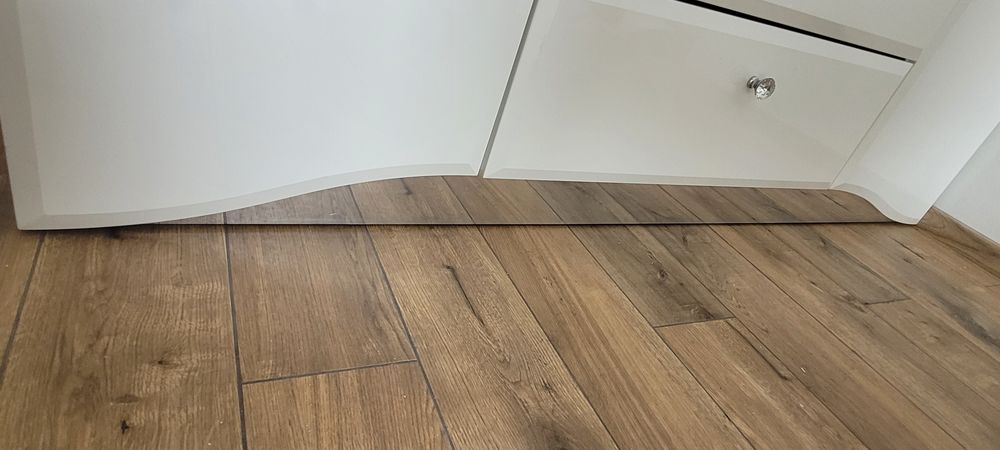 Komoda glamour z podświetleniem