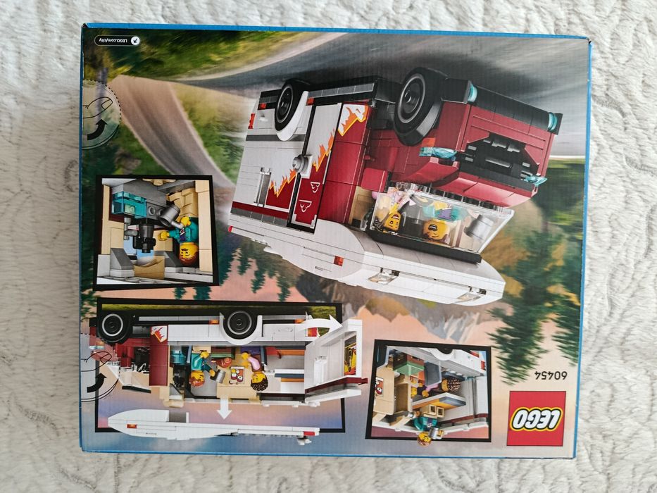 Конструктор LEGO City Пригодницький будинок на колесах (60454)