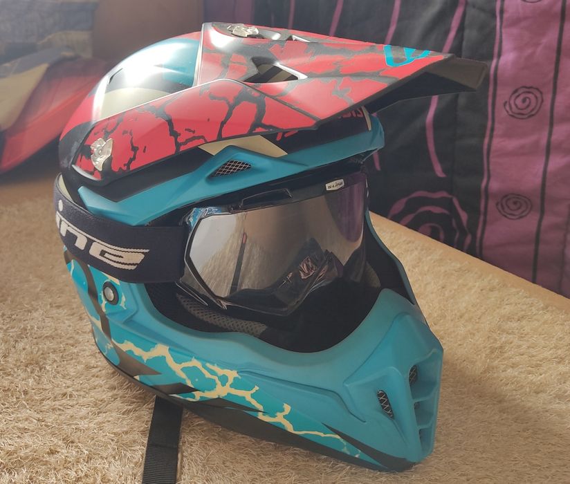 Capacete enduro c/novo