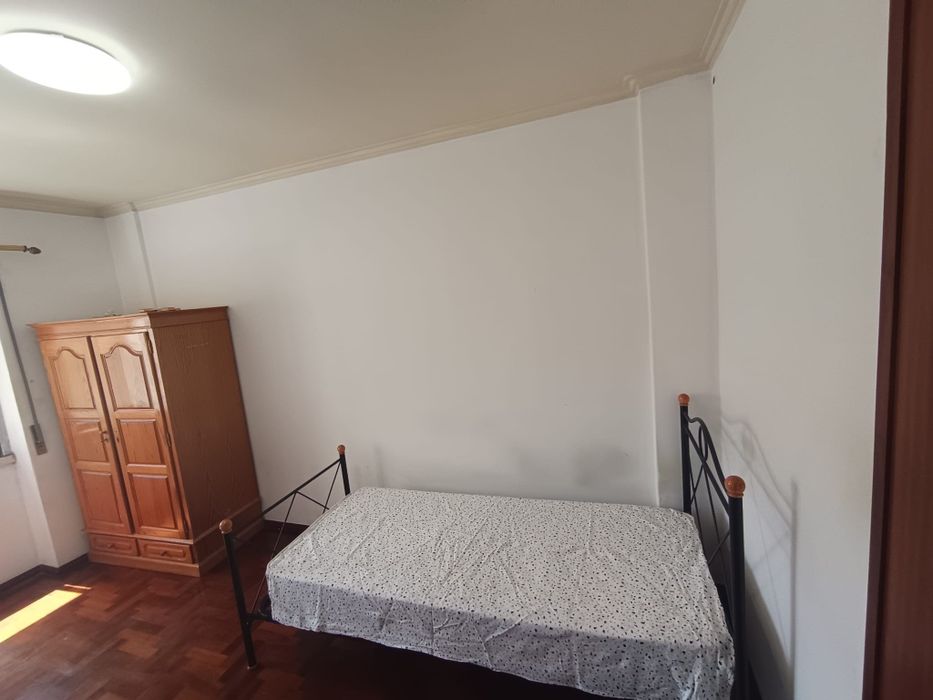 Arrendo quarto em Queluz