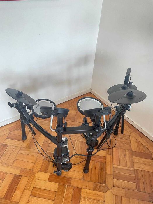 Bateria Digital Roland TD07DMK + pedal bombo Tama