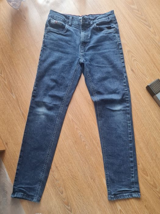 Spodnie jeansowe chłopięce.  Rozmiar z metki 152.
