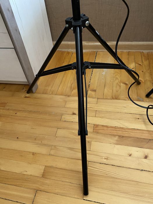 Студійне світло