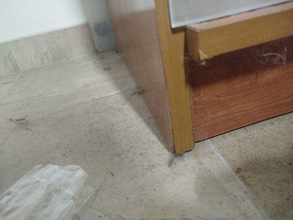 Móvel com 4 estantes