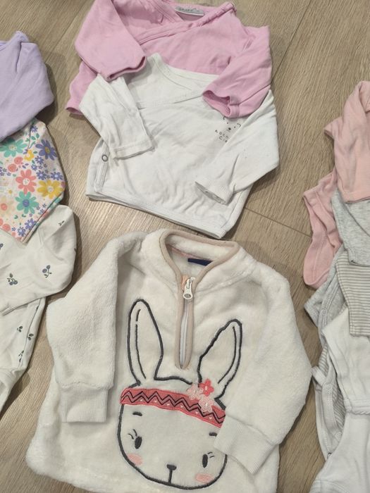 Paka ubrań 62 body, spodnie bluza, czapki