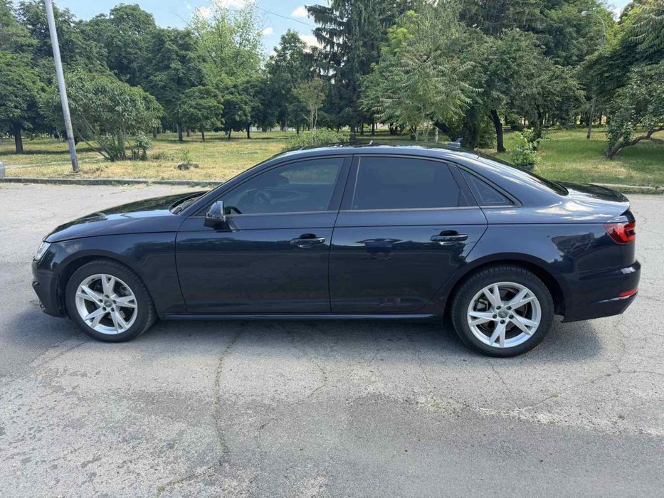 Продам автомобіль Audi A4 2018