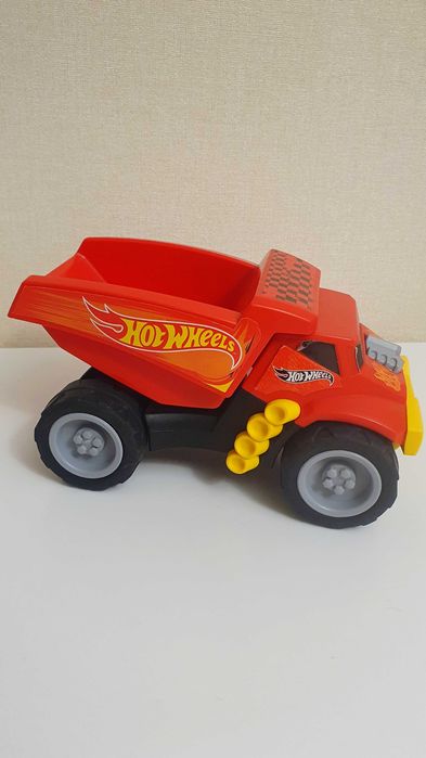 Машина hot wheels самоскид, резинові колеса , якісний пластик!