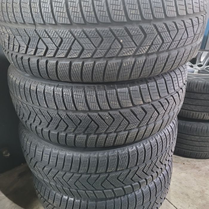 Koła zimowe Audi Q5 80A. 235.55.19 cali oryginalne