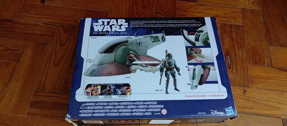 Naves Star Wars e máscara do Chewbacca