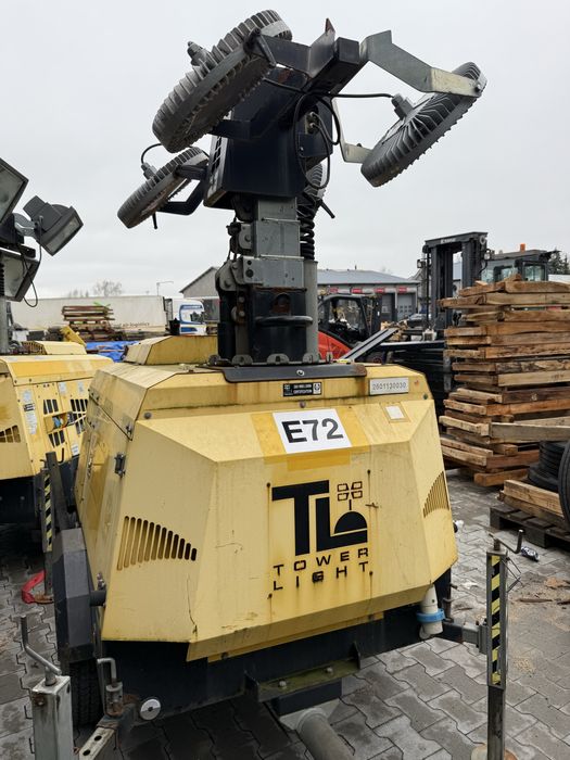 Maszt oswietleniowy 8m z aregat pradotworczym i bankiem energ8 mobilny