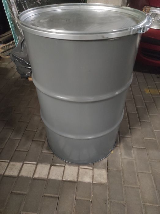 Beczki  metalowe zamykane