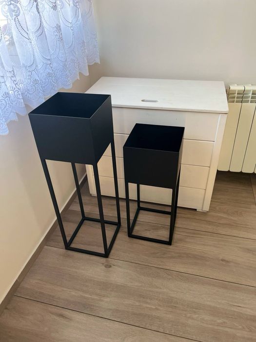 Kwietniki metalowe stojące