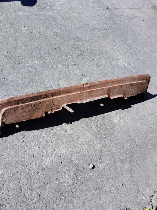 Кузовні деталі до москвичів