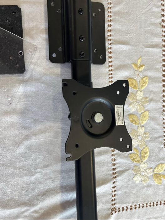 Suporte de monitores com fixaçao na parede