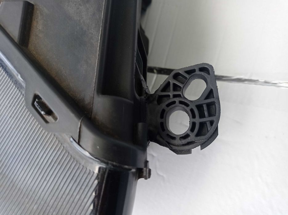 Lampa prawy przód Opel Grandlamd x