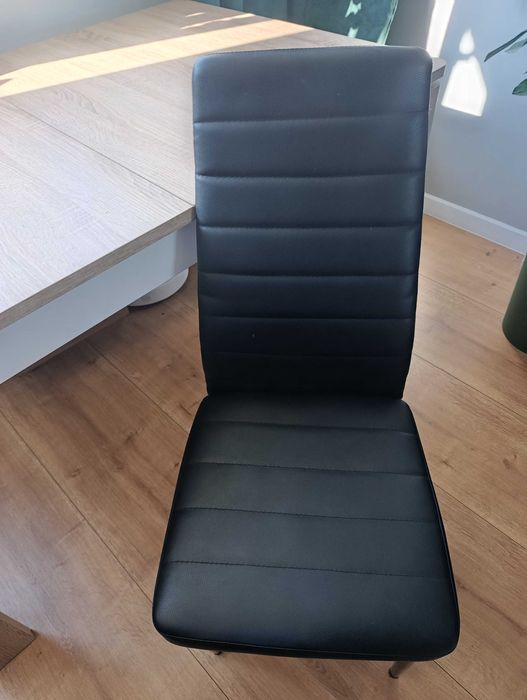 Rozkładany stół do salonu/ jadalni