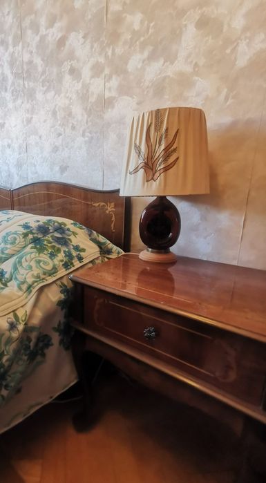 2 szafki nocne, lite drewno gięte, połysk, wzór,,do komletu, stan. b.