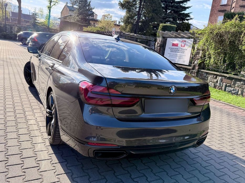 BMW Seria 7 730 Diesel xDrive Szyberdach Kamera Cofania Lekko Uszkodzona