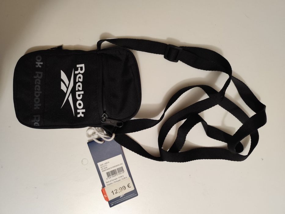Bolsa a tiracolo Reebok Island Preta Nova com etiqueta.